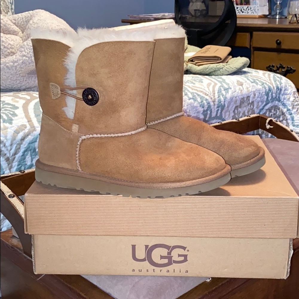 Ugg Bailey Button